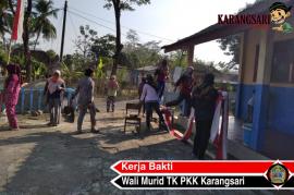 KERJA BAKTI WALI MURID TK PKK KARANGSARI